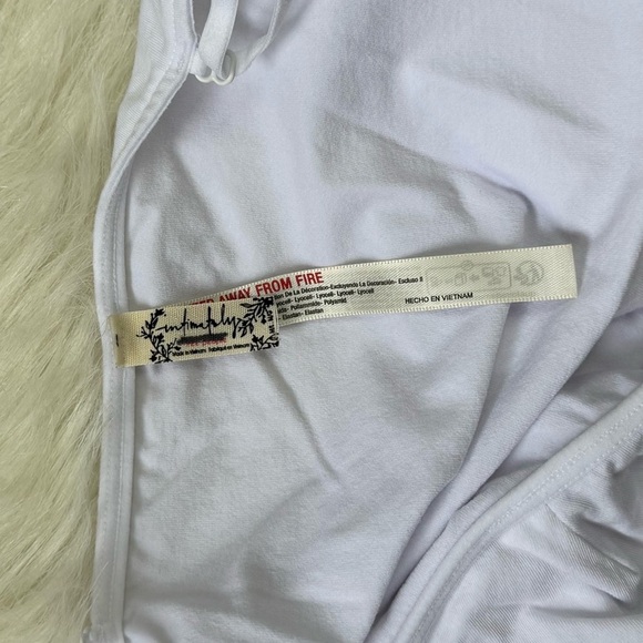 Free People Intimately Luna Triangle Cami Tencel White
Form Fitting - Picture 4 of 5